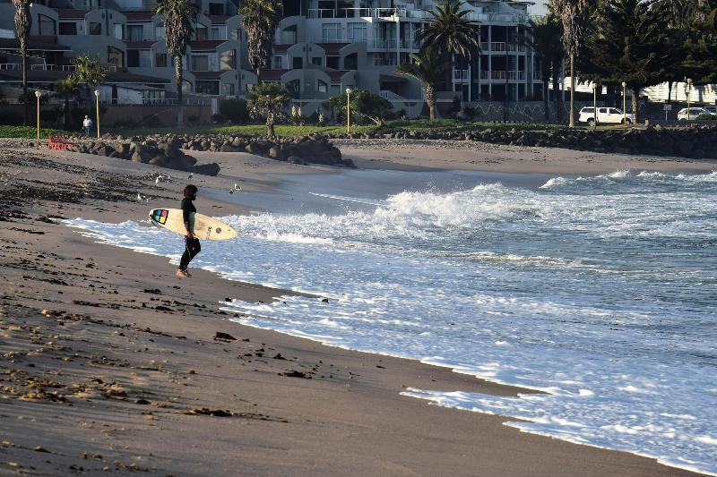 Salty Jackal Backpackers Surf Camp image