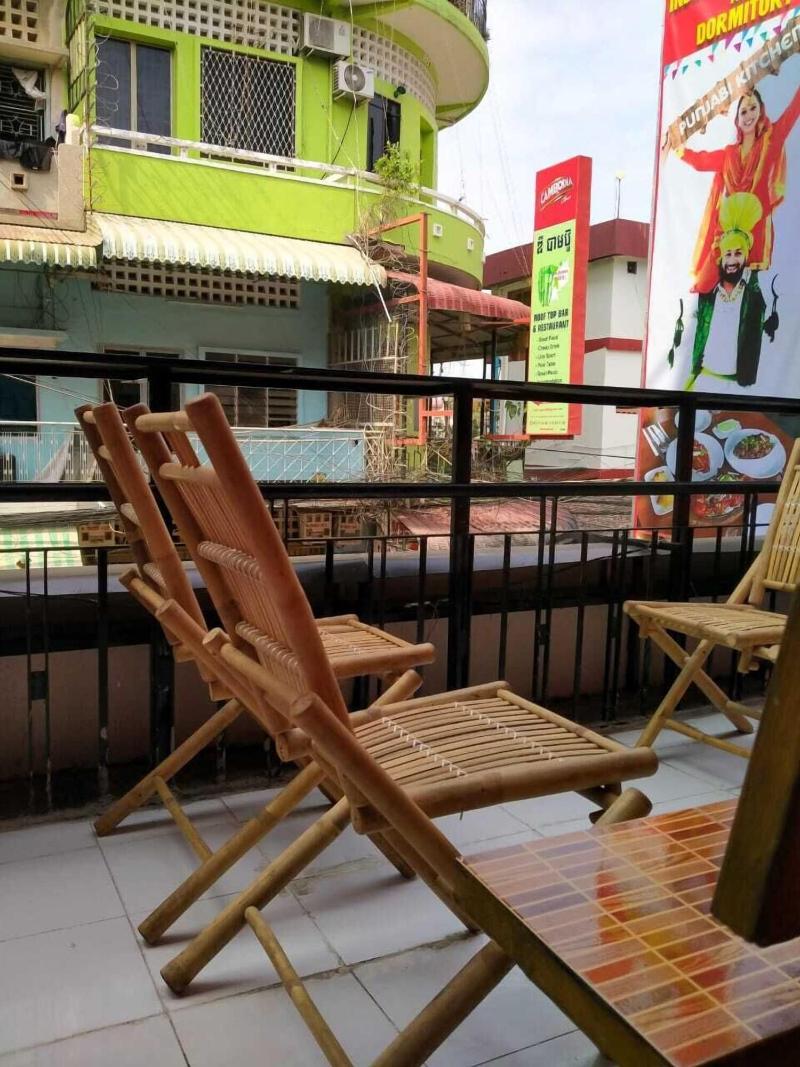 East West Dormitory And Guesthouse image