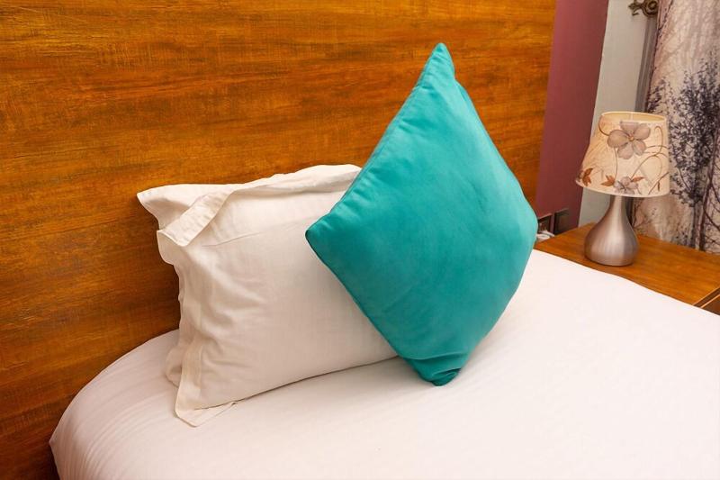 Samweb Bed And Breakfast image