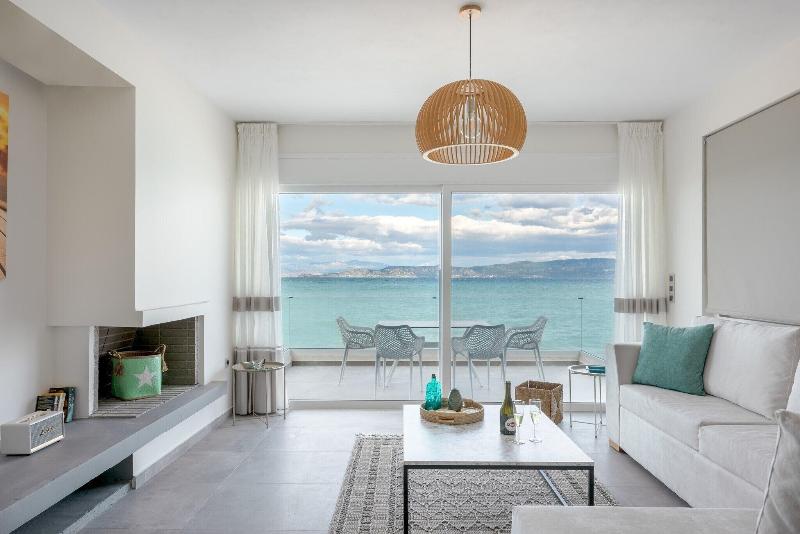 Costa Vasia Suites Apartments image