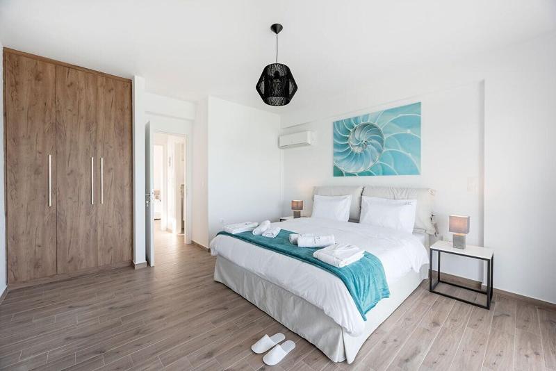 Costa Vasia Suites Apartments image