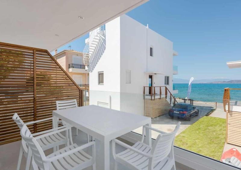 Costa Vasia Suites Apartments image