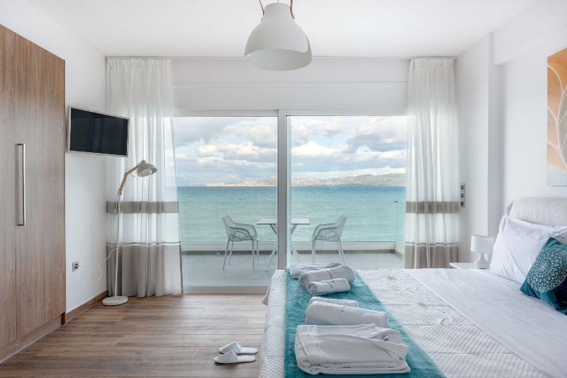Costa Vasia Suites Apartments image