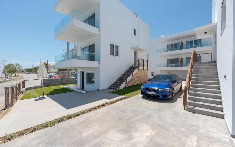 Costa Vasia Suites Apartments image