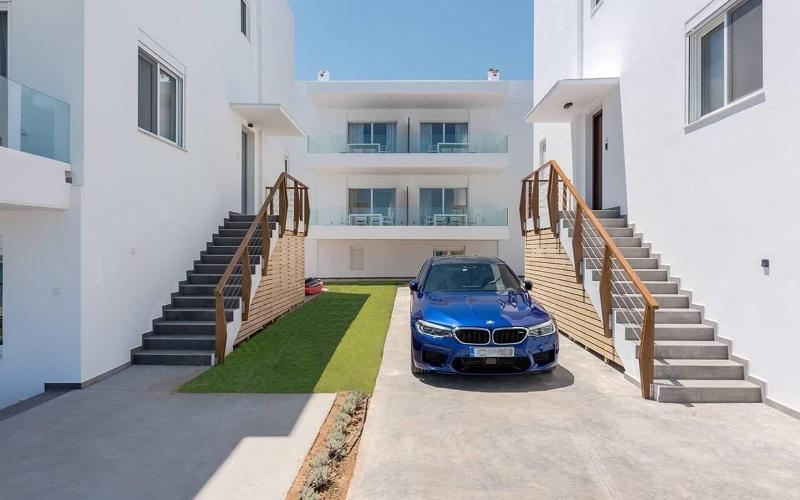 Costa Vasia Suites Apartments image