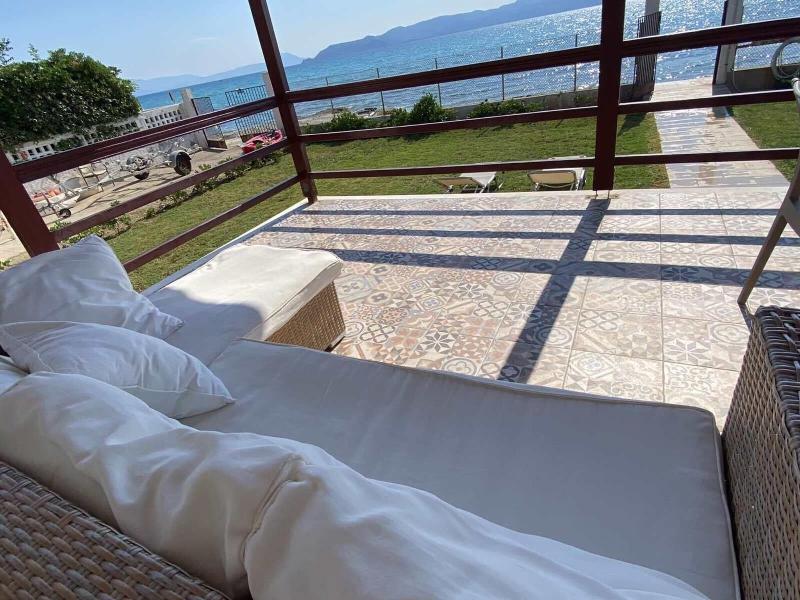 Costa Vasia Suites Apartments image