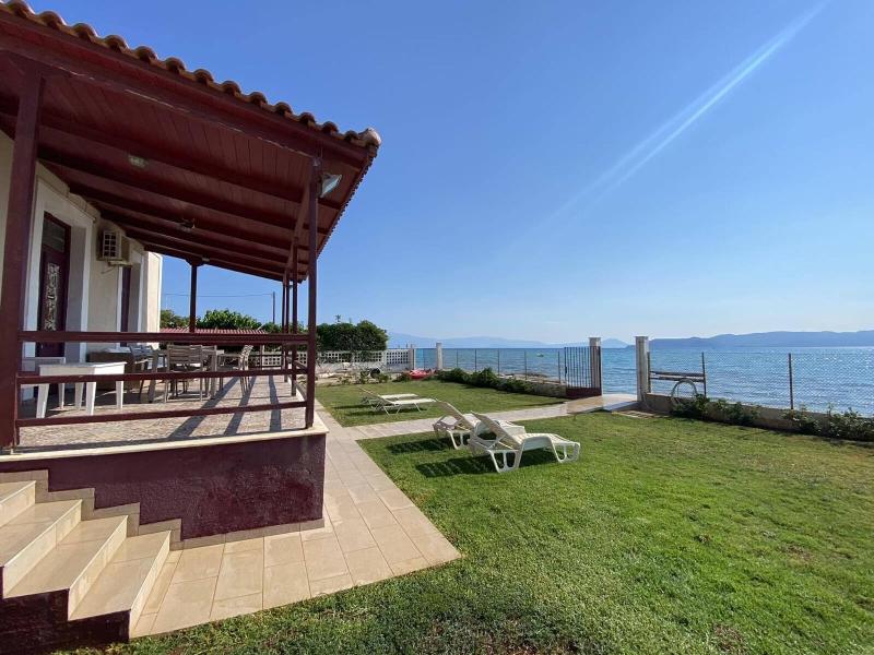 Costa Vasia Suites Apartments image