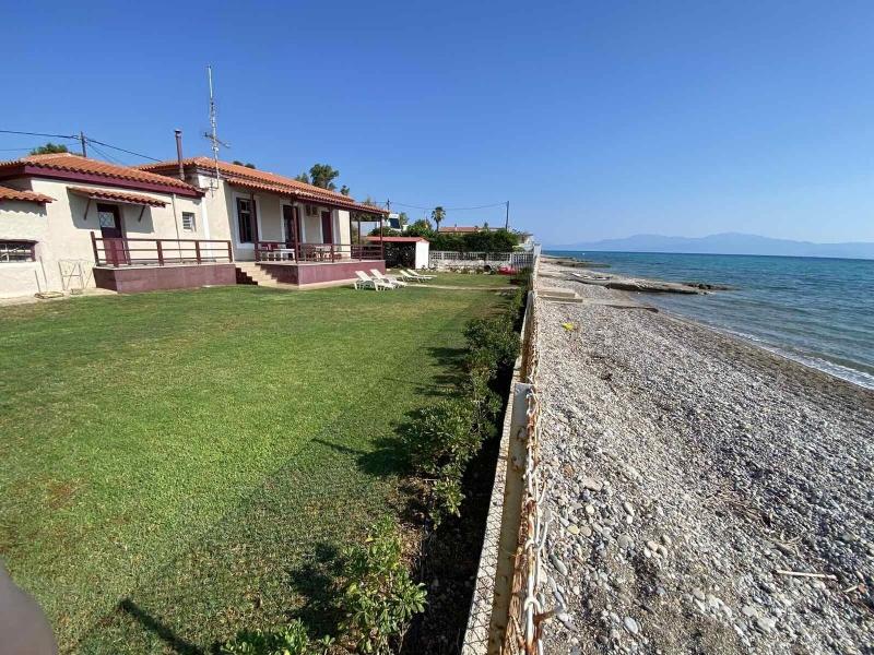 Costa Vasia Suites Apartments image