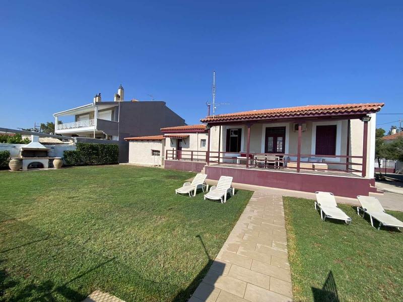 Costa Vasia Suites Apartments image