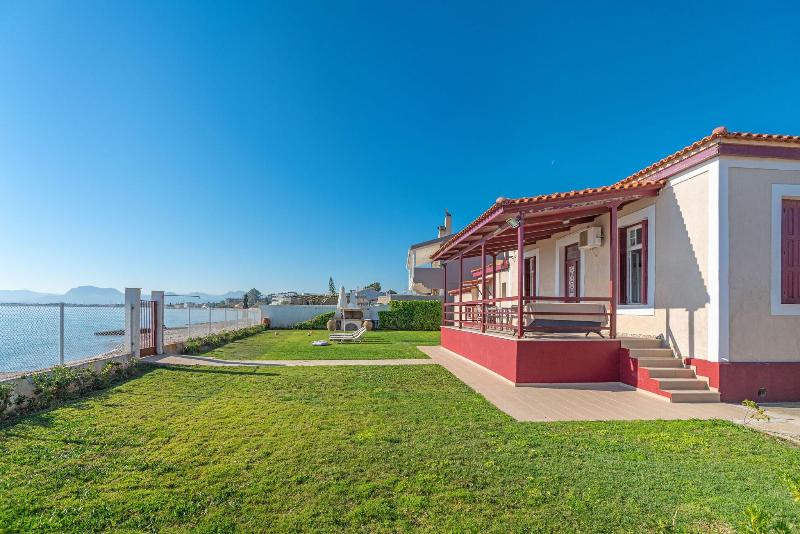 Costa Vasia Suites Apartments image