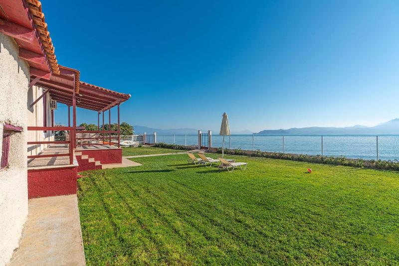 Costa Vasia Suites Apartments image