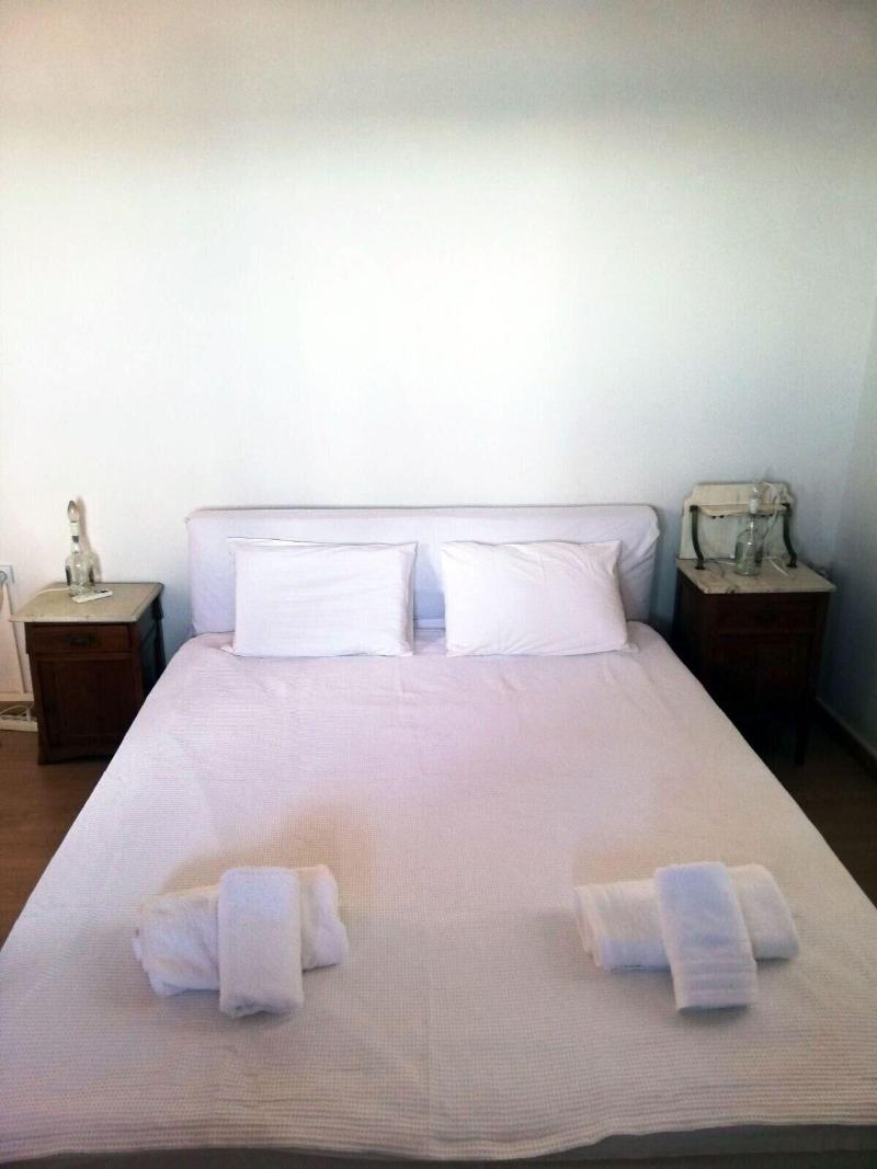 Costa Vasia Suites Apartments image