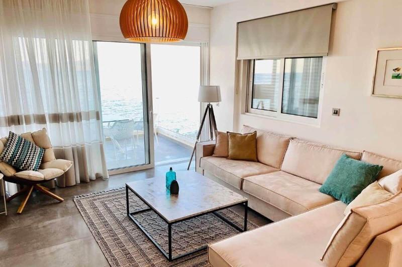 Costa Vasia Suites Apartments image