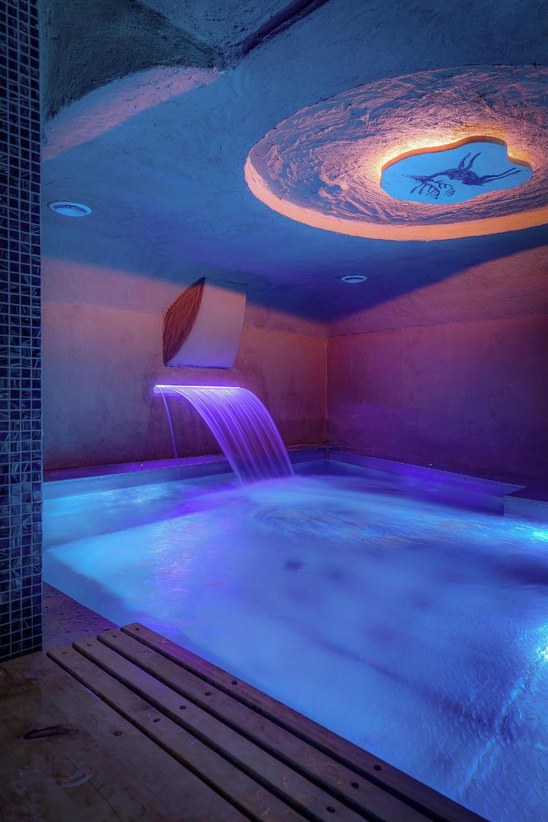 Sadu Hotel image