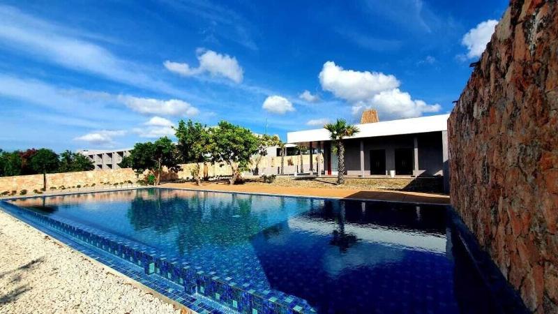 Kambaniru Beach Hotel Resort image