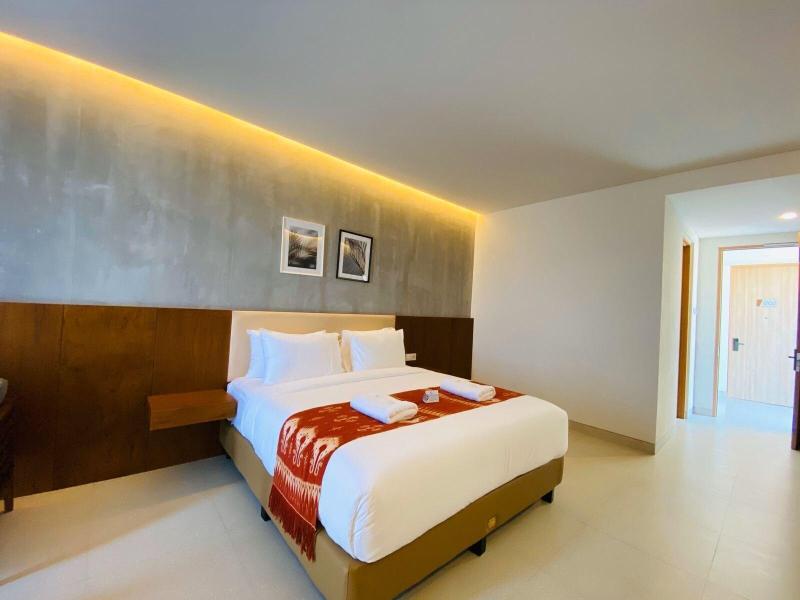 Kambaniru Beach Hotel Resort image