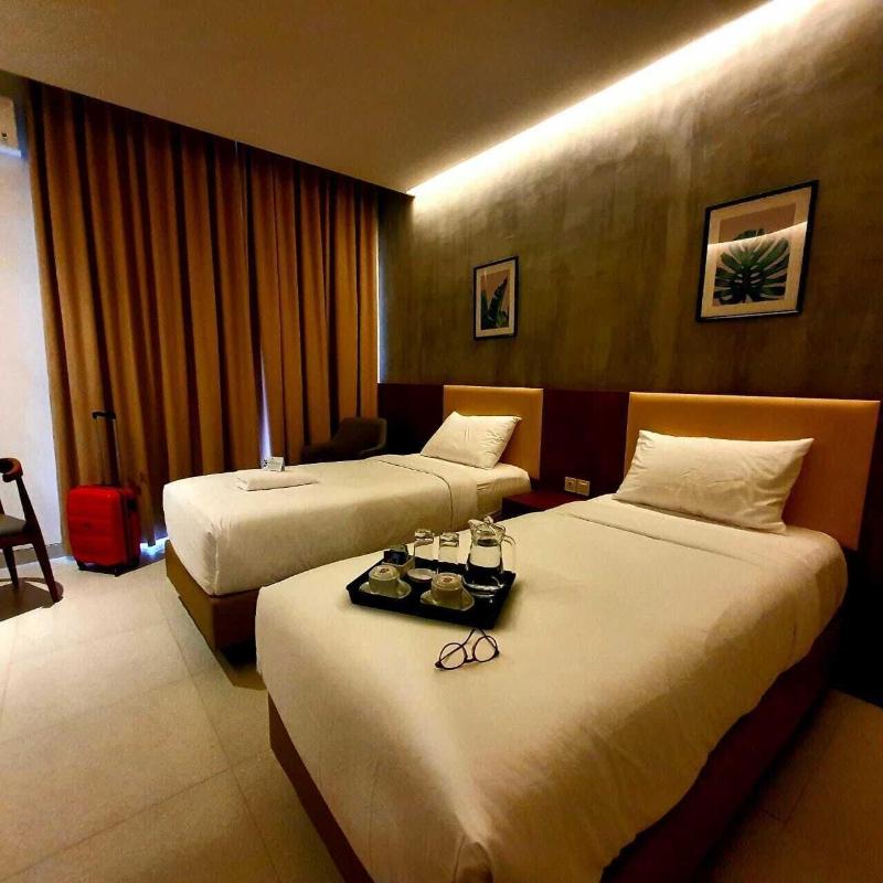 Kambaniru Beach Hotel Resort image