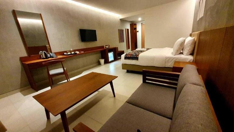 Kambaniru Beach Hotel Resort image
