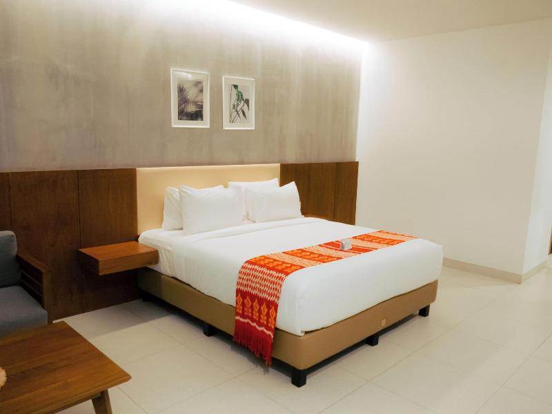 Kambaniru Beach Hotel Resort image
