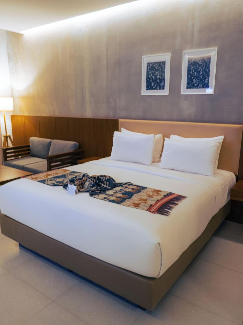 Kambaniru Beach Hotel Resort image