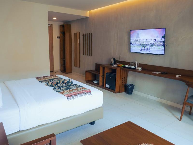 Kambaniru Beach Hotel Resort image