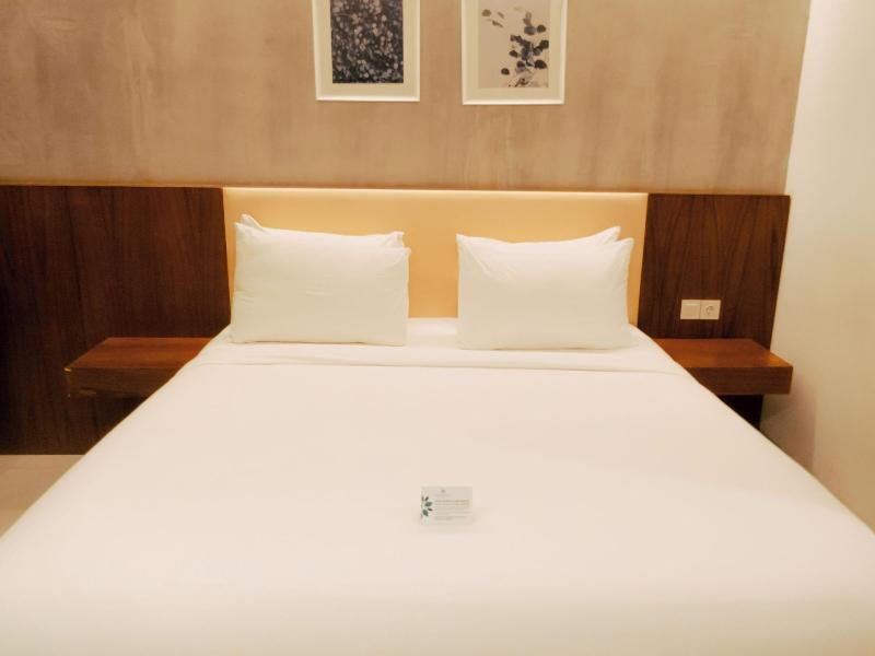 Kambaniru Beach Hotel Resort image