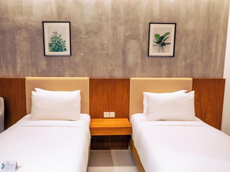 Kambaniru Beach Hotel Resort image