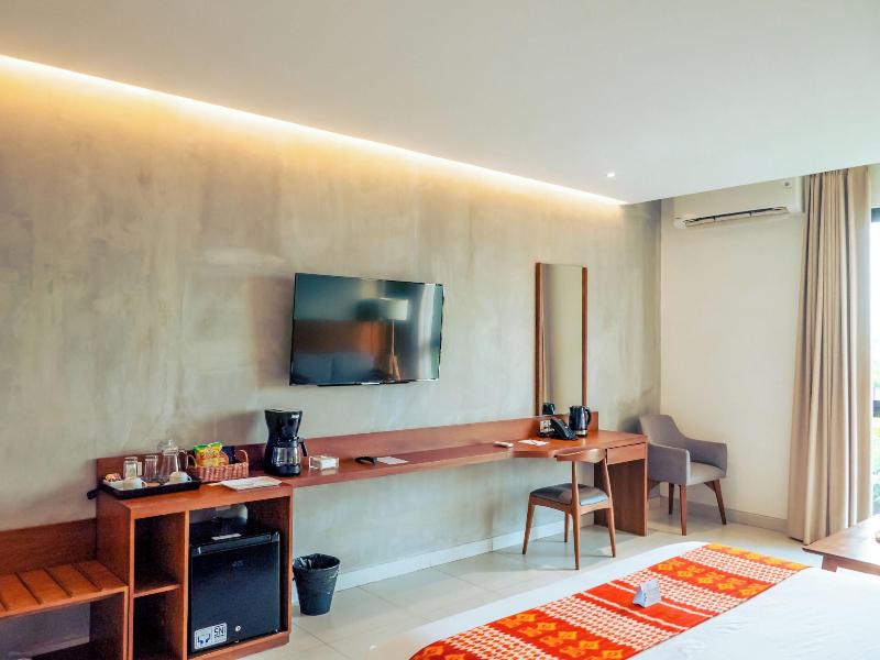 Kambaniru Beach Hotel Resort image