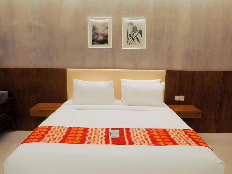 Kambaniru Beach Hotel Resort image