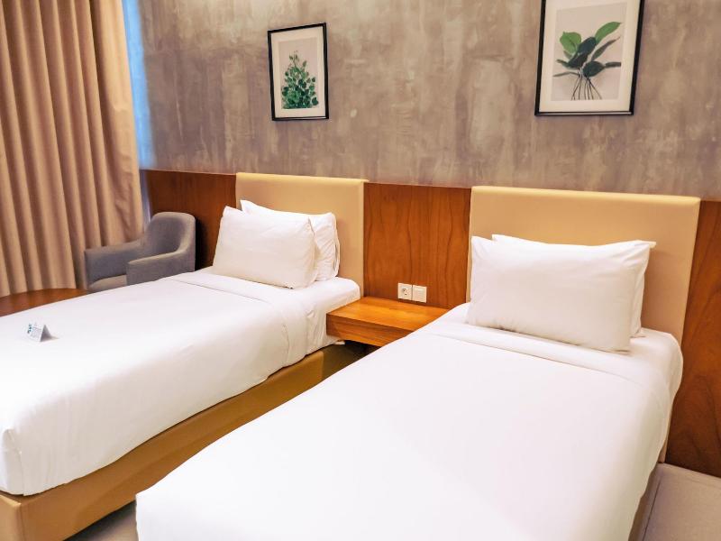 Kambaniru Beach Hotel Resort image