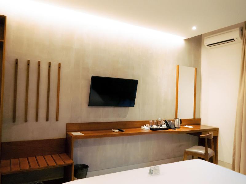 Kambaniru Beach Hotel Resort image