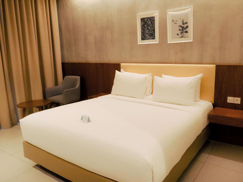 Kambaniru Beach Hotel Resort image