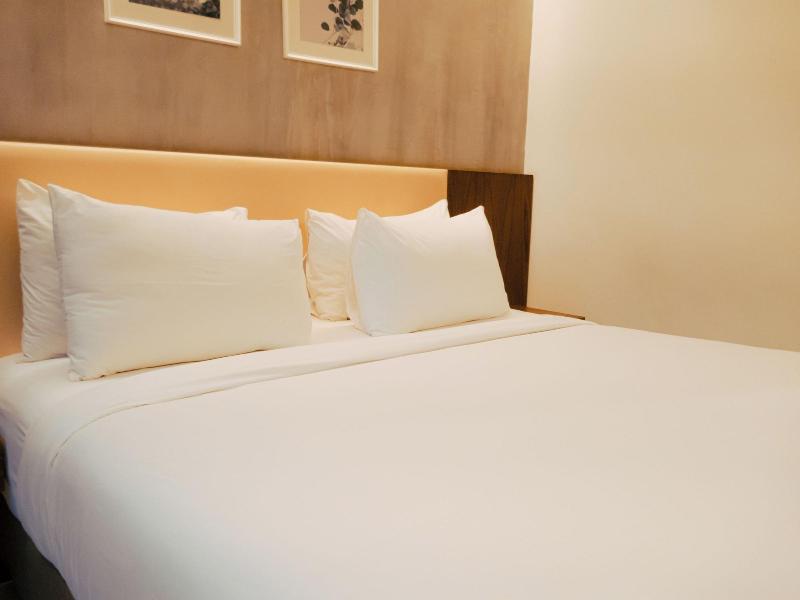Kambaniru Beach Hotel Resort image
