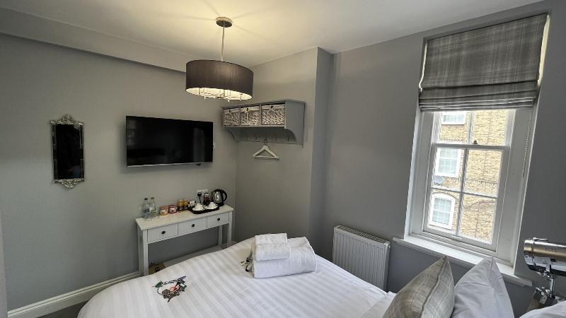 Dockers Inn image