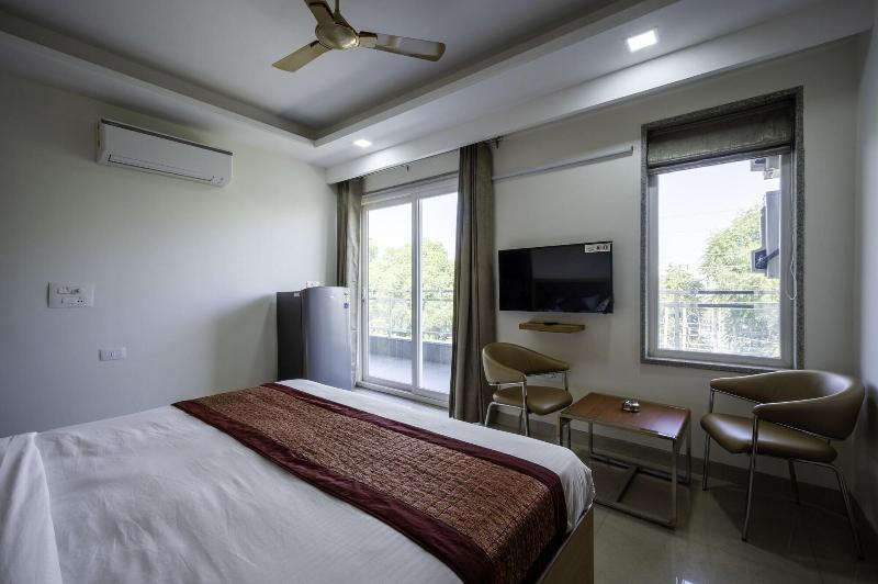 The Palms Inn image