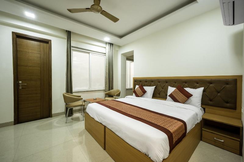 The Palms Inn image