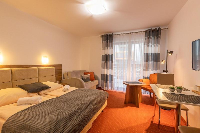 Rentplanet Apartamenty Okrzei image