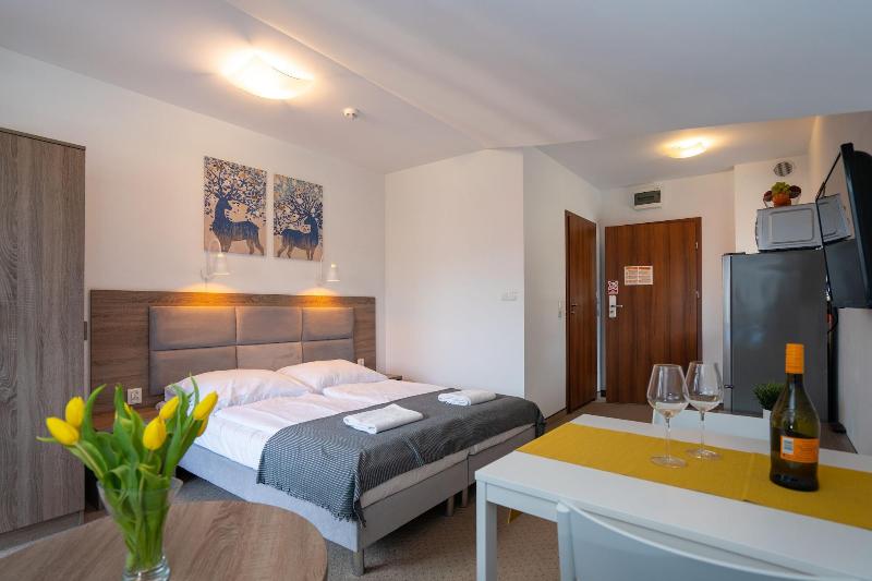 Rentplanet Apartamenty Okrzei image