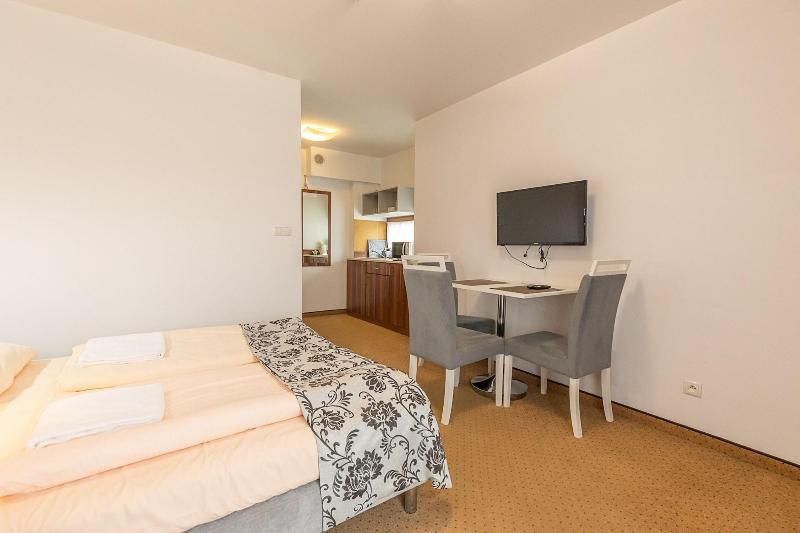 Rentplanet Apartamenty Okrzei image