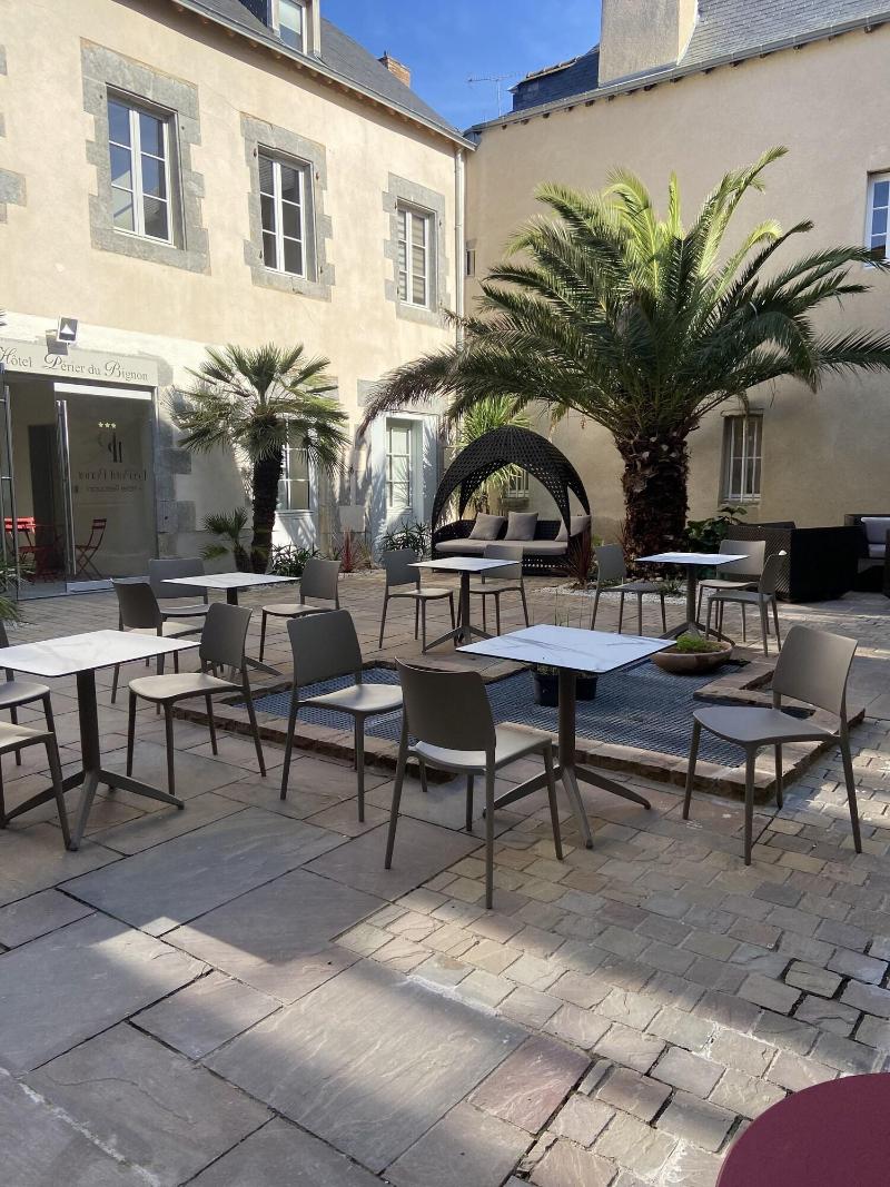 Le Petit Perier image
