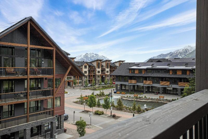 Tamarack Lodge By Spring Creek Vacations image