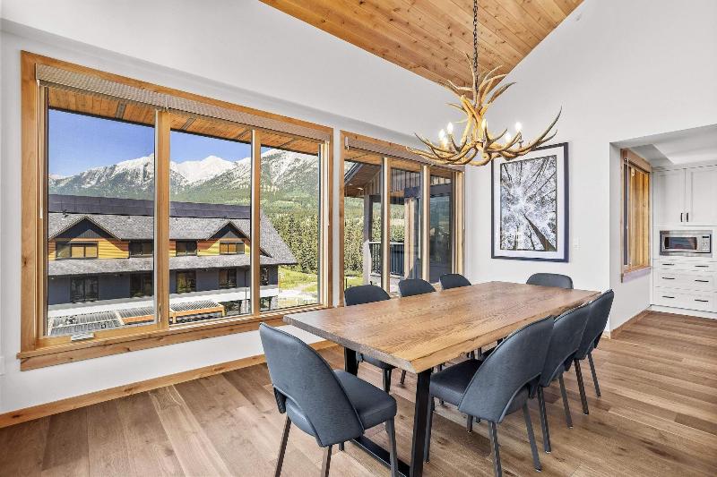 Tamarack Lodge By Spring Creek Vacations image