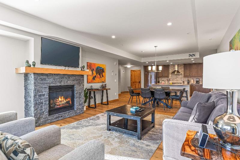 Tamarack Lodge By Spring Creek Vacations image