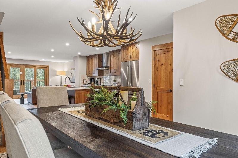Tamarack Lodge By Spring Creek Vacations image