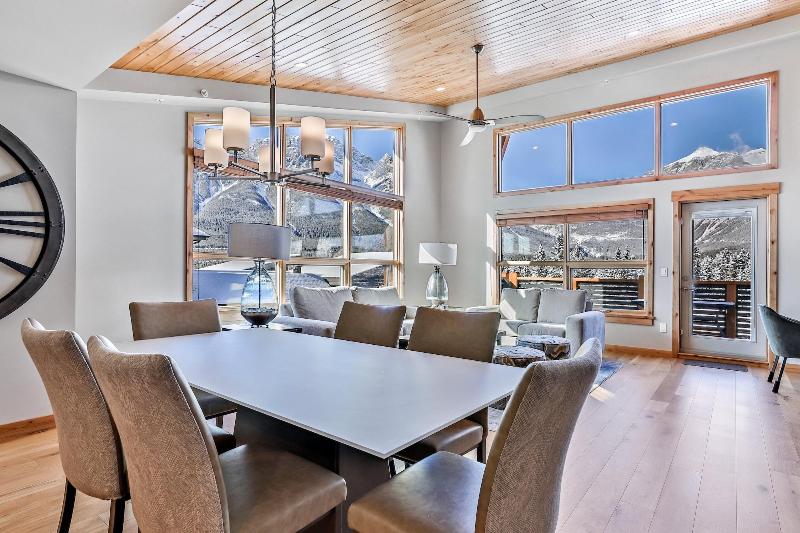 Tamarack Lodge By Spring Creek Vacations image