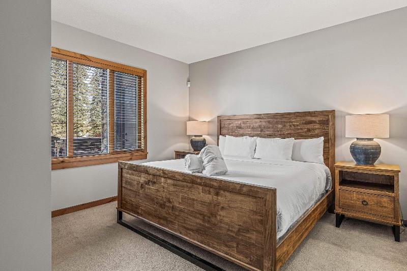 Tamarack Lodge By Spring Creek Vacations image