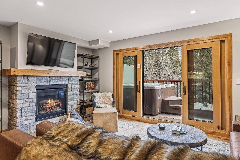 Tamarack Lodge By Spring Creek Vacations image