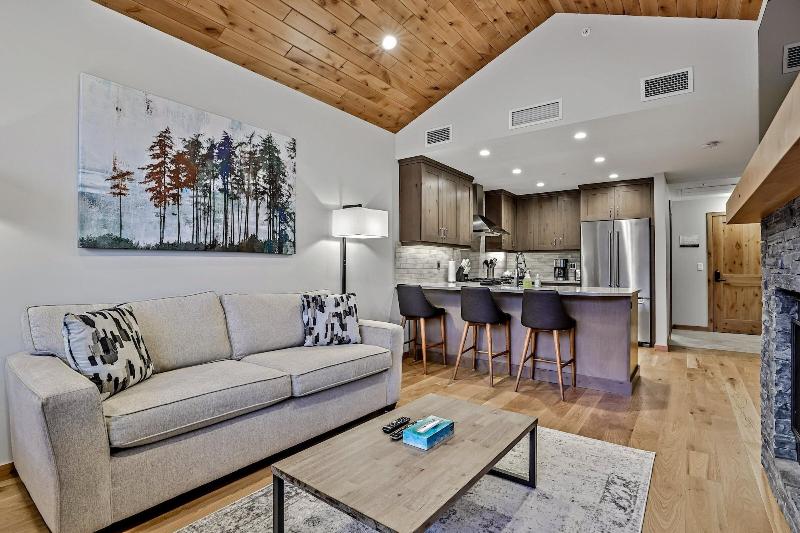 Tamarack Lodge By Spring Creek Vacations image