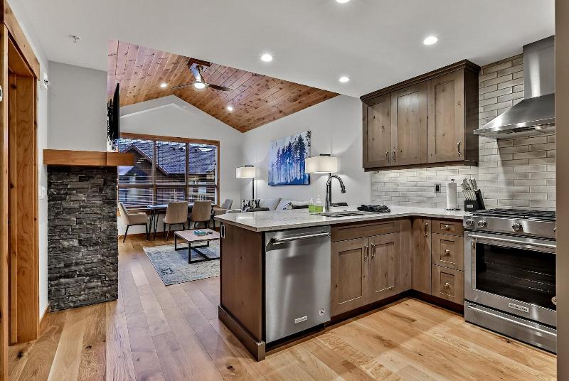 Tamarack Lodge By Spring Creek Vacations image
