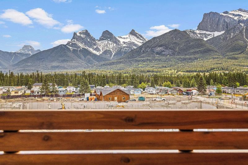 Tamarack Lodge By Spring Creek Vacations image